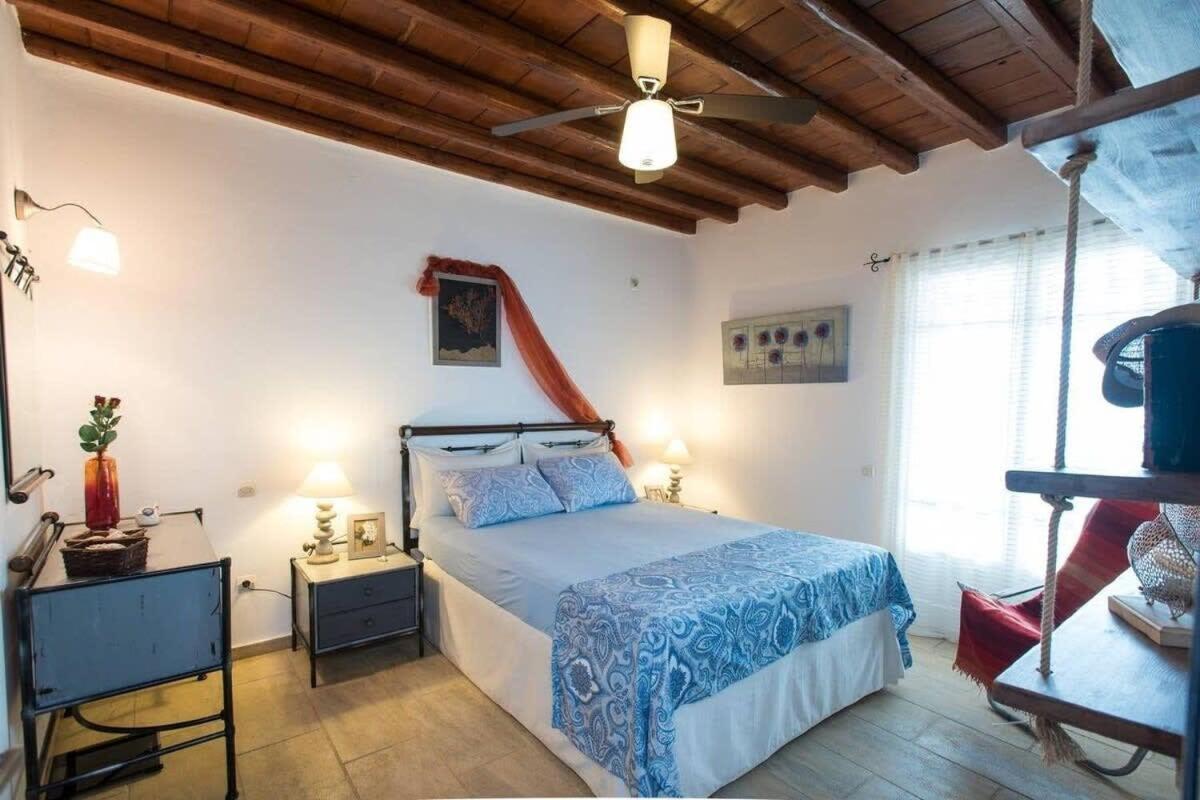 With Amazing Balcony View Of Mykonos * Agios Sostis (Mykonos)